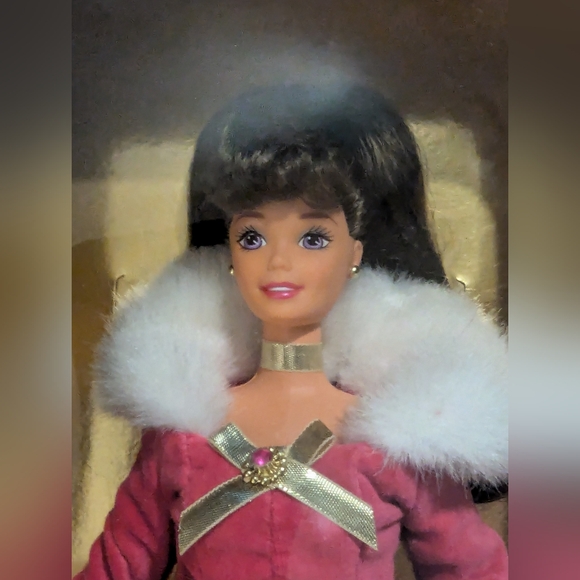Avon Special Edition Winter Rhapsody Barbie Second in Series 1996, Brunette Doll - Picture 6 of 8
